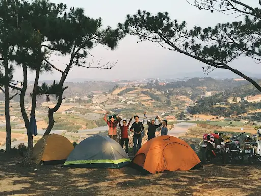 Địa điểm picnic lý tưởng tại Đà Lạt – Cắm trại, chill, và sống chậm giữa thiên nhiên